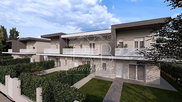 Casa quadrilocale in vendita in Via San Filastrio, Torbole Casaglia