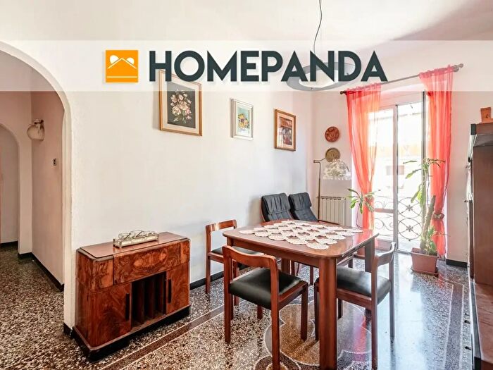 Appartamento quadrilocale in vendita in Via Caffa, Genova