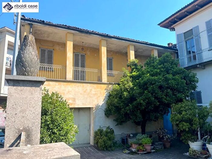 Casa quadrilocale in vendita in Giussano