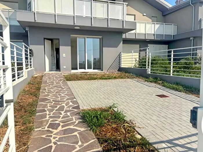 Casa con 6 locali in vendita in Ravenna