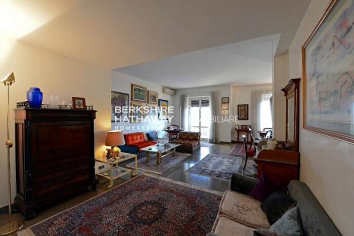 Appartamento quadrilocale in vendita in Via Salento, Roma