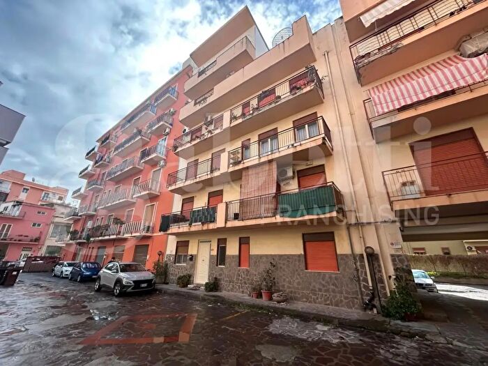 Appartamento con 6 locali in vendita in Via Tre Monti, Milazzo
