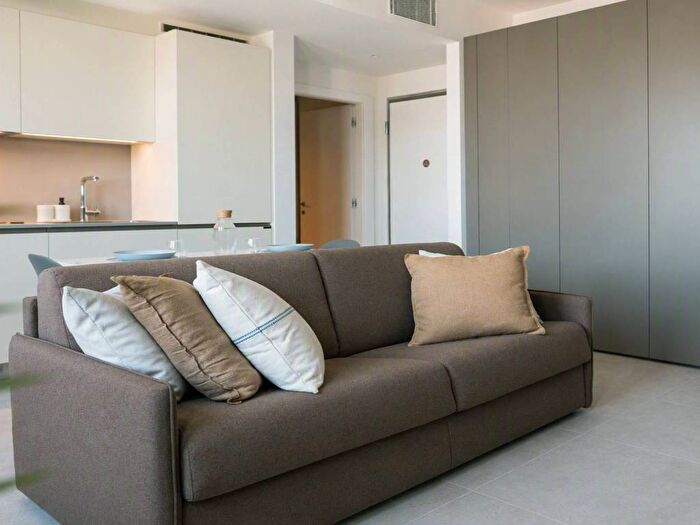Appartamento monolocale in affitto in Viale Giulio Richard, Barona, Milano