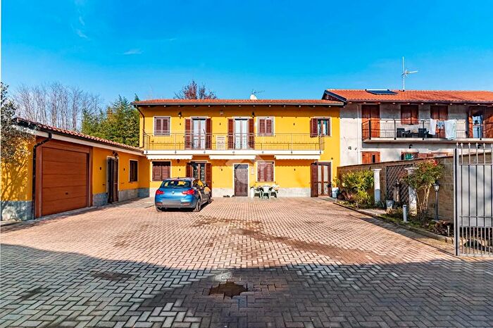 Casa con 5 locali in vendita in Via Leinì, San Francesco Al Campo