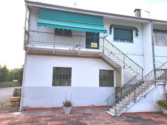 Appartamento con 5 locali in vendita in Via Michelangelo, Copparo