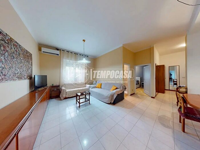 Appartamento trilocale in vendita in Via Gaetano Salvemini, Milano