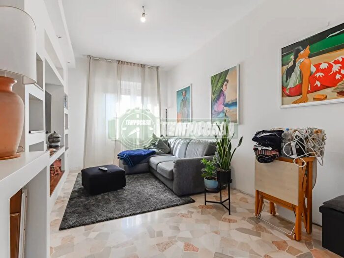 Appartamento quadrilocale in vendita in Via Giovanni Pascoli, Carnate