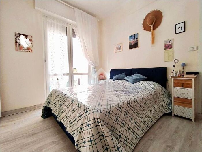 Appartamento quadrilocale in affitto in Via Volturno, Foce, Genova