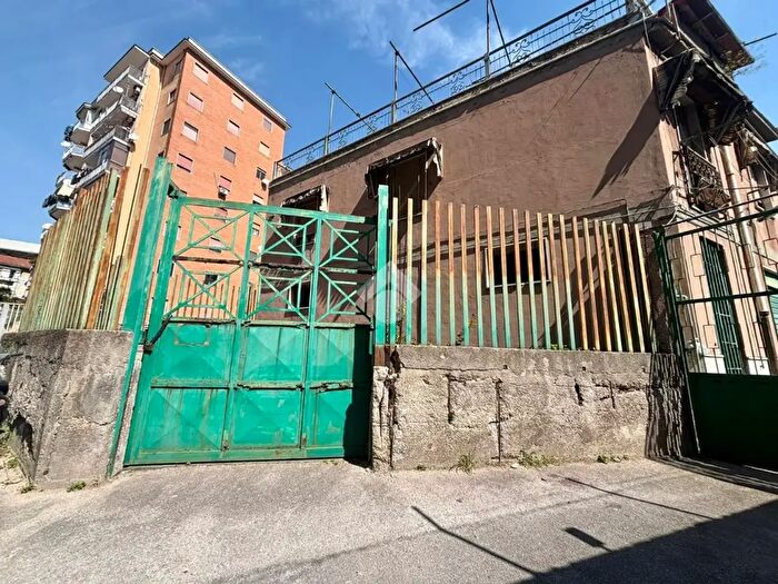Appartamento bilocale in vendita in Via Aquileia, Napoli