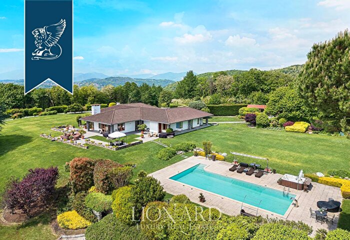 Casa quadrilocale in vendita in Montano Lucino