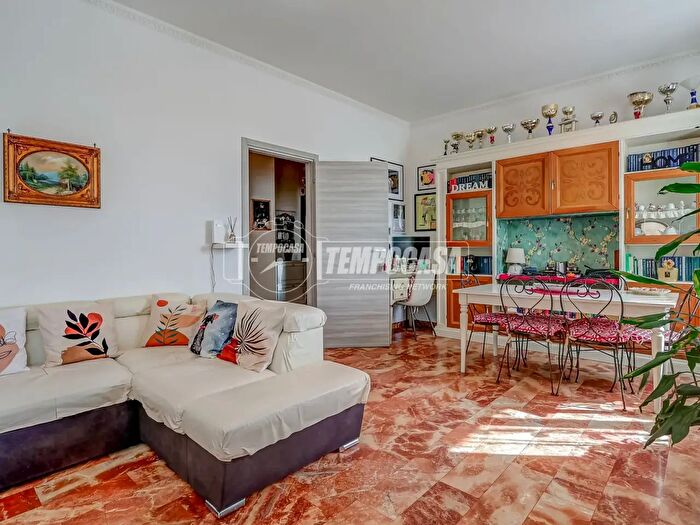 Appartamento trilocale in vendita in Via Lonate Pozzolo, Castano Primo