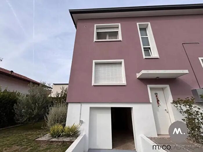 Appartamento quadrilocale in vendita in Via Bibione, Pordenone