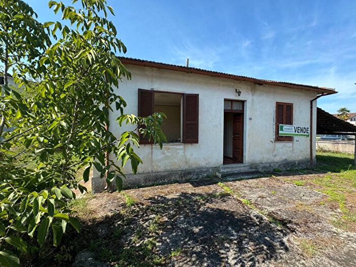 Casa trilocale in vendita in Via Casilina Sud Roccasecca, Roccasecca
