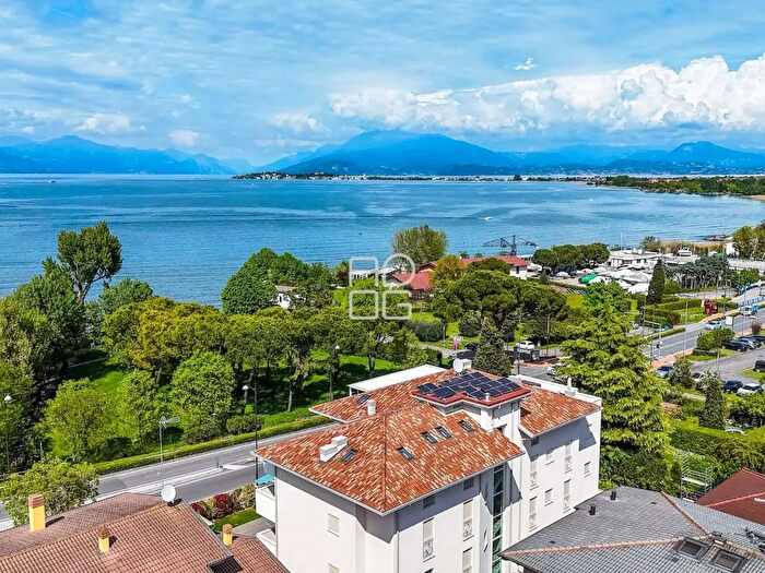 Appartamento trilocale in vendita in Via Giuseppe di Vittorio, Desenzano Del Garda