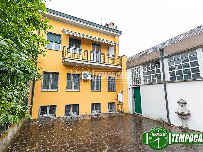 Casa trilocale in vendita in Via Milano, Pandino
