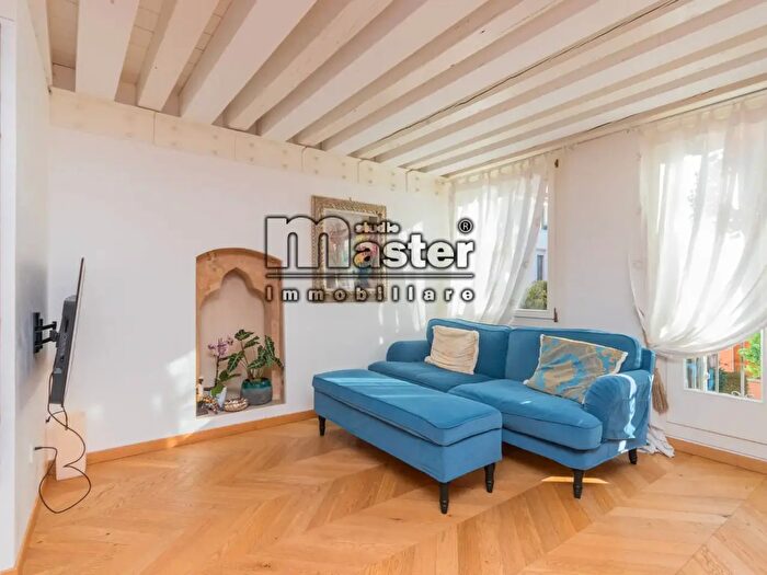 Appartamento con 6 locali in vendita in Piazza Pio X, Treviso