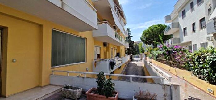 Appartamento trilocale in vendita in Via Vittorio Malcangi, Trani