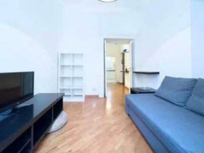 Appartamento bilocale in affitto in Via Della Mercede, Spagna, Roma