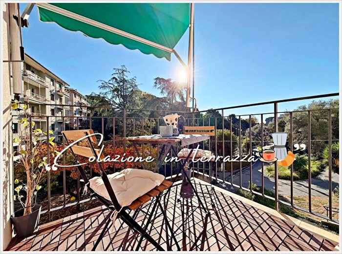 Appartamento con 6 locali in vendita in Viale Teano, Genova