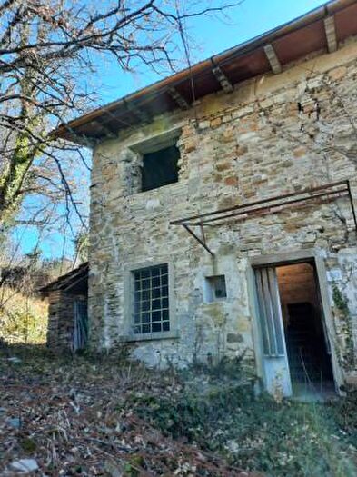 Casa con 6 locali in vendita in Caprese Michelangelo