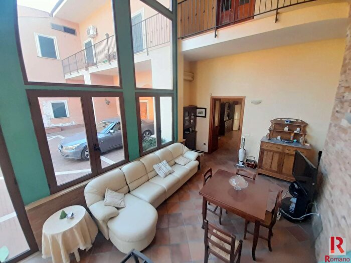 Casa con 9 locali in vendita in Curti