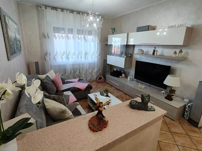 Appartamento quadrilocale in vendita in Via Cavour, Osio Sotto