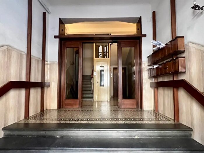 Appartamento con 6 locali in vendita in Firenze