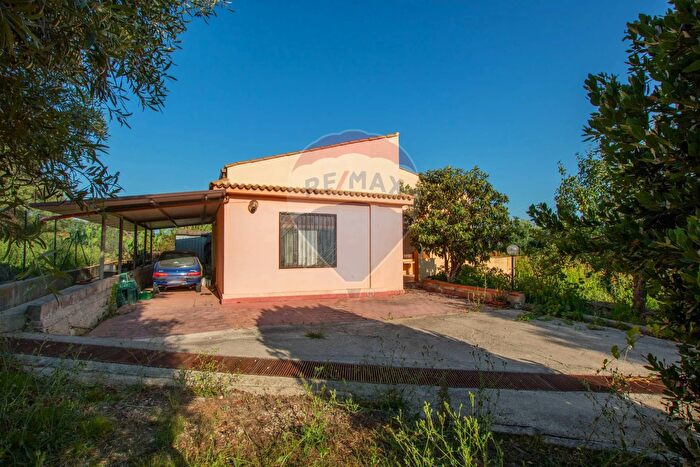 Casa quadrilocale in vendita in Via Diomede, Siracusa