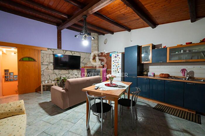 Casa con 8 locali in vendita in Via Carini, Comiso