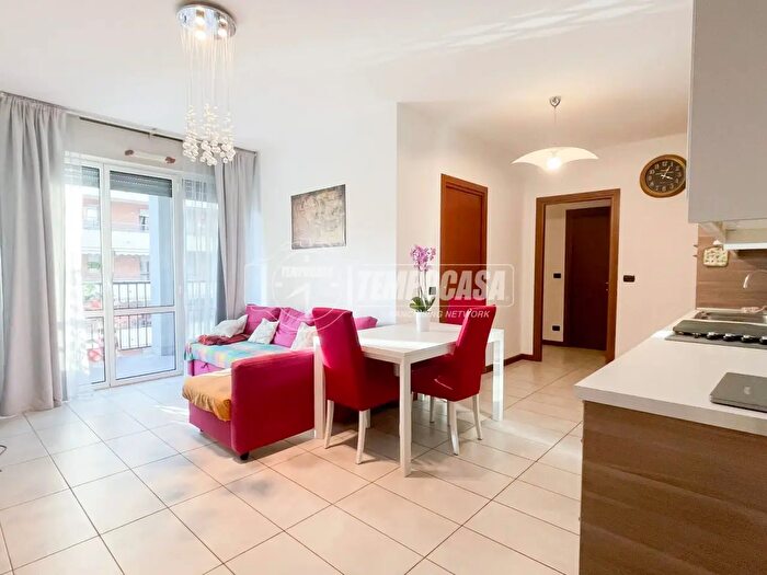 Appartamento trilocale in vendita in Via Caduti in Missione di Pace, Milano