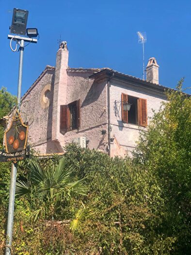 Casa con 12 locali in vendita in Contrada Pianacciole, Ripatransone