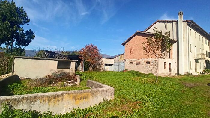 Casa con 9 locali in vendita in Vittorio Veneto