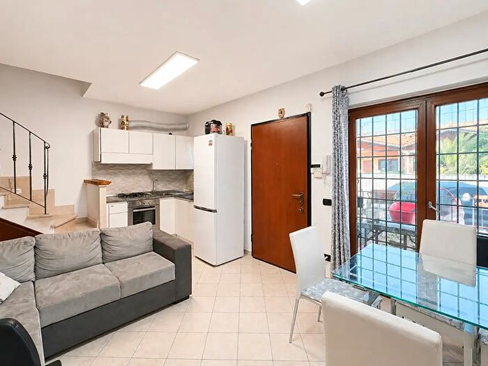 Casa trilocale in vendita in Via Ermanno Ferrero, Roma
