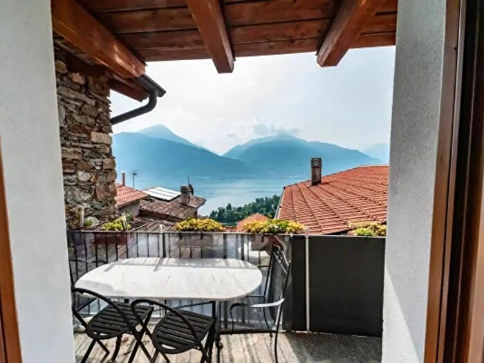 Casa con 6 locali in vendita in Vicolo Mercanti in Veneto, Pianello Del Lario
