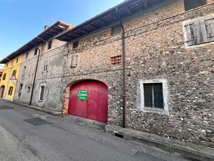 Casa trilocale in vendita in Via Cristoforo Colombo, Mereto Di Tomba