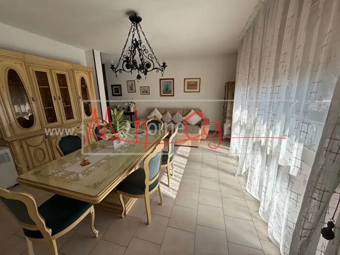 Appartamento quadrilocale in vendita in Via Cattaneo, Padova