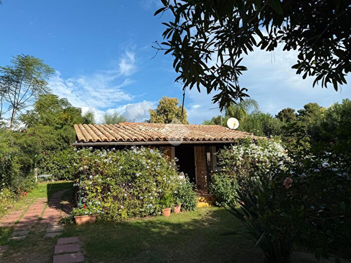 Casa trilocale in vendita in Viale degli Asparagi, Villasimius