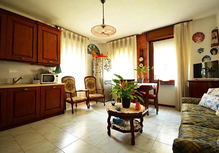 Appartamento trilocale in vendita in Via Don Natale Villa, Caponago