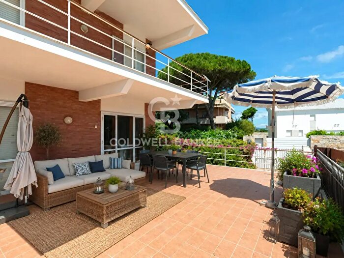 Casa con 7 locali in vendita in Via Aurelia, Santa Marinella