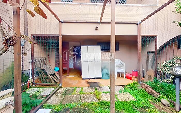 Casa quadrilocale in vendita in Via Platone, Seregno