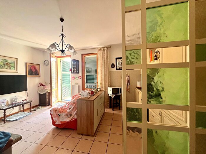 Appartamento trilocale in vendita in Via Giuseppe Diaschi, Jesi