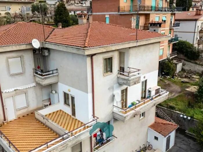 Casa con 5 locali in vendita in Via Roma, Poli
