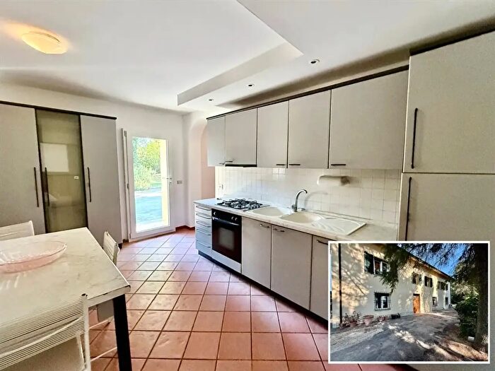 Casa con 11 locali in vendita in Via Cacciaguerra, Russi