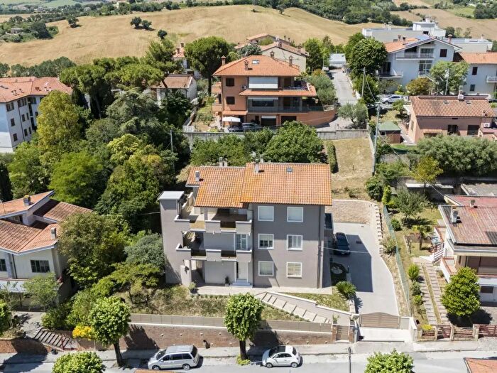 Appartamento con 5 locali in vendita in Via Gramsci, Mondolfo