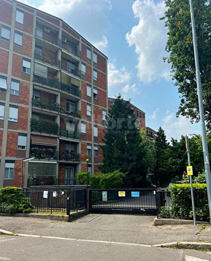 Appartamento trilocale in vendita in Via Paganini, Monza