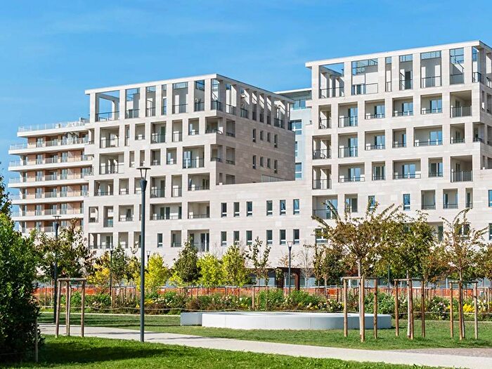 Appartamento quadrilocale in affitto in Via Giovanni Cena, Porta Vittoria, Milano