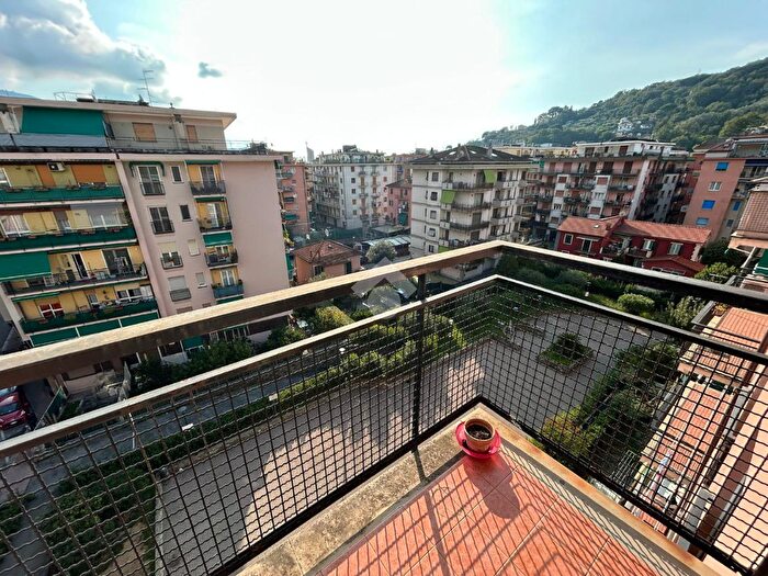 Appartamento quadrilocale in vendita in Via dAosta, Rapallo