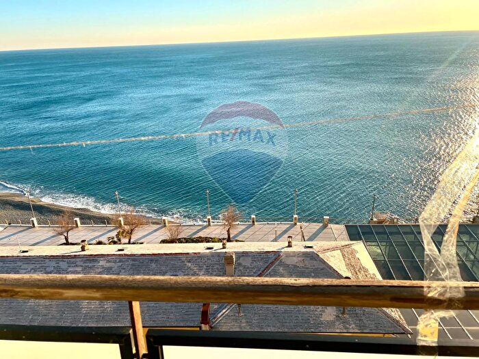 Appartamento trilocale in vendita in Piazza del Popolo, Deiva Marina