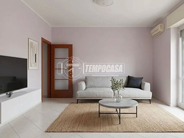 Appartamento trilocale in vendita in Via Arcangelo Corelli, Milano