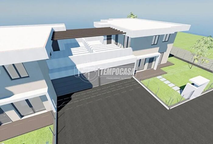 Appartamento trilocale in vendita in Via Fratelli Calvi, Capriate San Gervasio